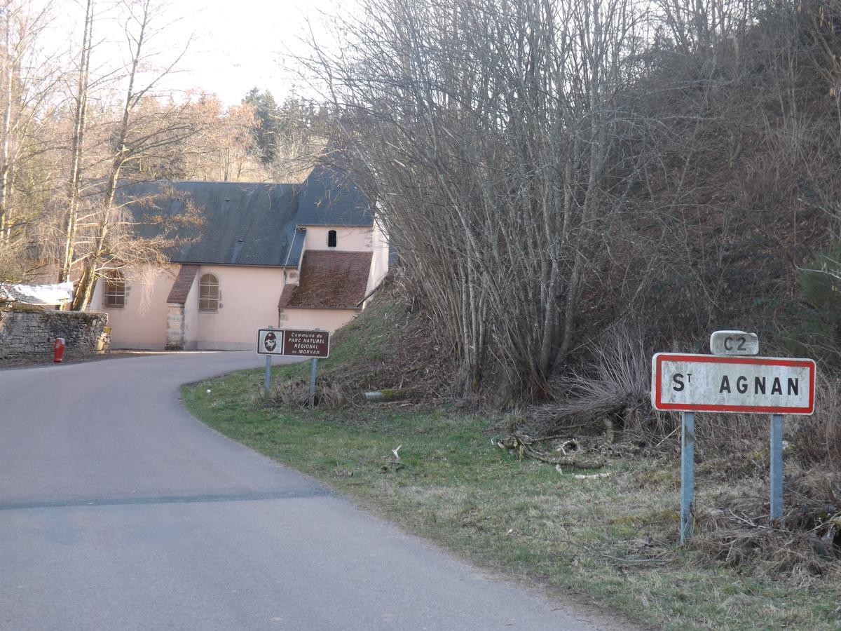 La Vieille Auberge Du Lac Saint-Agnan  エクステリア 写真